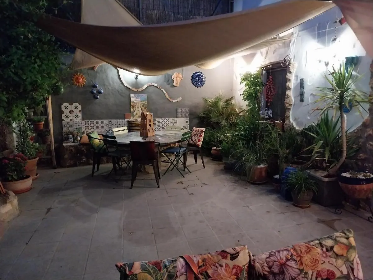 The Cave Of Dreams Bed & Breakfast Baza Spain